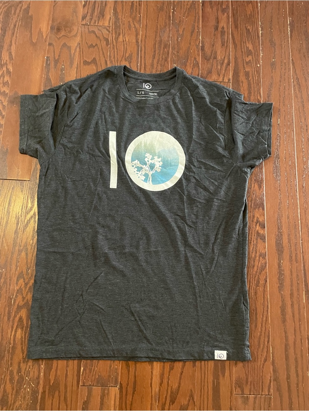 10 Tree Ten Tree Men’s T Shirt Large Black Graphic Crewneck T-Shirt